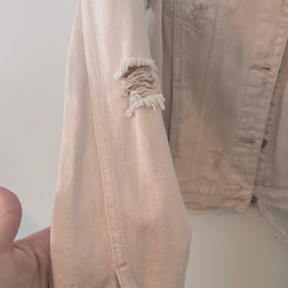 Abercrombie & Fitch women’s size large jean jacket never been worn. - Picture 2 of 12